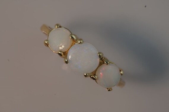 TRILOGY Round Solid Opal Ring 9ct gold - Elegant … - image 5
