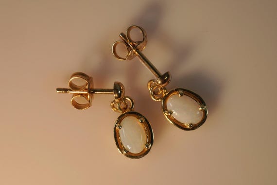 Stunning 9ct gold Opal Earrings - image 5