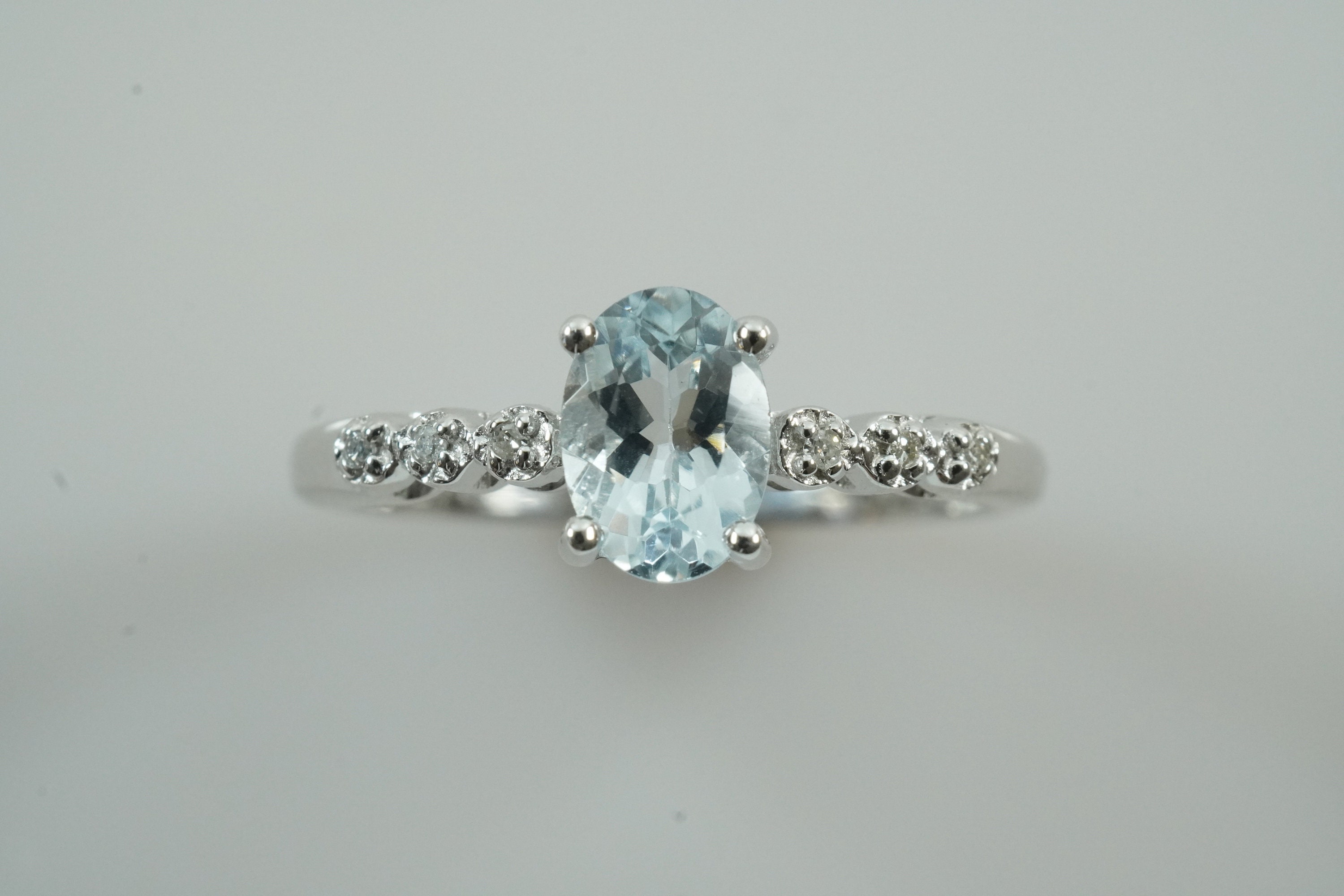 9ct white gold aquamarine and diamond ring clearance