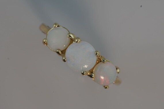 TRILOGY Round Solid Opal Ring 9ct gold - Elegant … - image 3