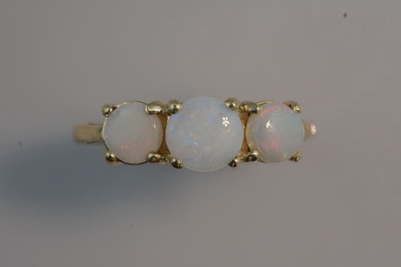 TRILOGY Round Solid Opal Ring 9ct gold - Elegant … - image 2