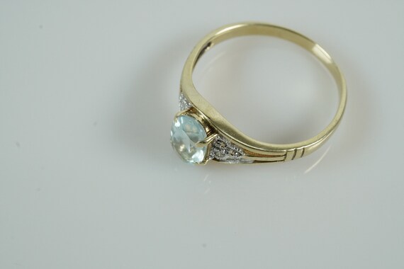 Stunning 9ct Gold Aquamarine & Diamond ring - image 6