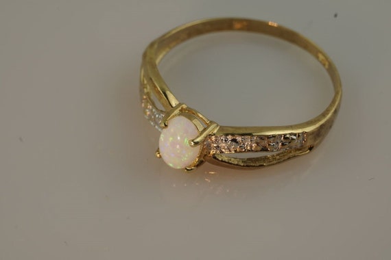Stunning 9ct Solid Opal & diamond Ring - image 7