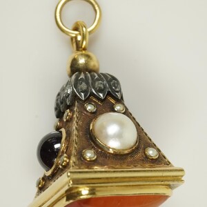 Rare on of a kind 18ct ANTIQUE impressive Fob Seal