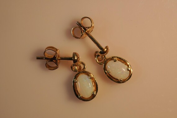 Stunning 9ct gold Opal Earrings - image 4