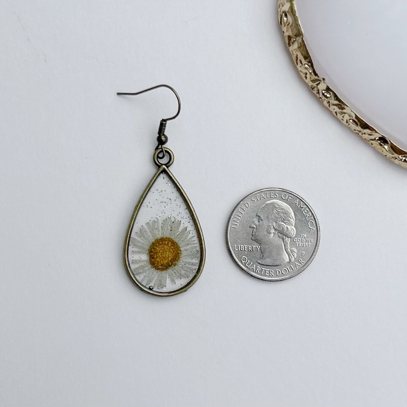 White Chrysanthemum Resin Earring Flower Dried Flower Earring Etsy