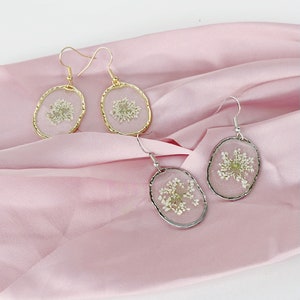 Queen Annes Lace Resin Earring Pressed Flower Earring Dangle Earring Resin Jewelry Hypoallergenic Earring Hooks Romantic Gifts for Her Boho