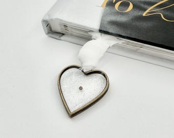 Marcapáginas de resina con forma de corazón y semillas de mostaza. Regalo cristiano para amantes de la Biblia. Versículo inspirador de Mateo 1720. Hecho a mano.
