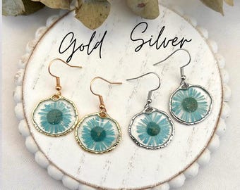 Blue Flower Earring Resin Botanical Jewelry Handmade Nature Accessory Lightweight Floral Design Chrysanthemum Dangle Stud Gold Rim Pendant