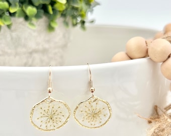 Party White Queen Annes Lace Earring Flower Gift for Her Minimalist Earring Dangle Handmade Flower Earring Gift Hypoallergenic Earring Resin