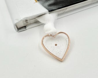 Marcapáginas de resina con forma de corazón y semillas de mostaza. Regalo cristiano para amantes de la Biblia. Versículo inspirador de Mateo 1720. Hecho a mano.