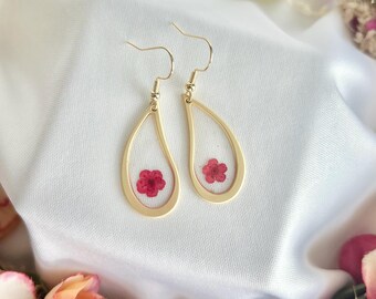 Flower Teardrop Earrings Resin Jewelry Handcrafted Design Nature Inspired Botanical Accessory Statement Piece Lightweight Dangle Matte Gold