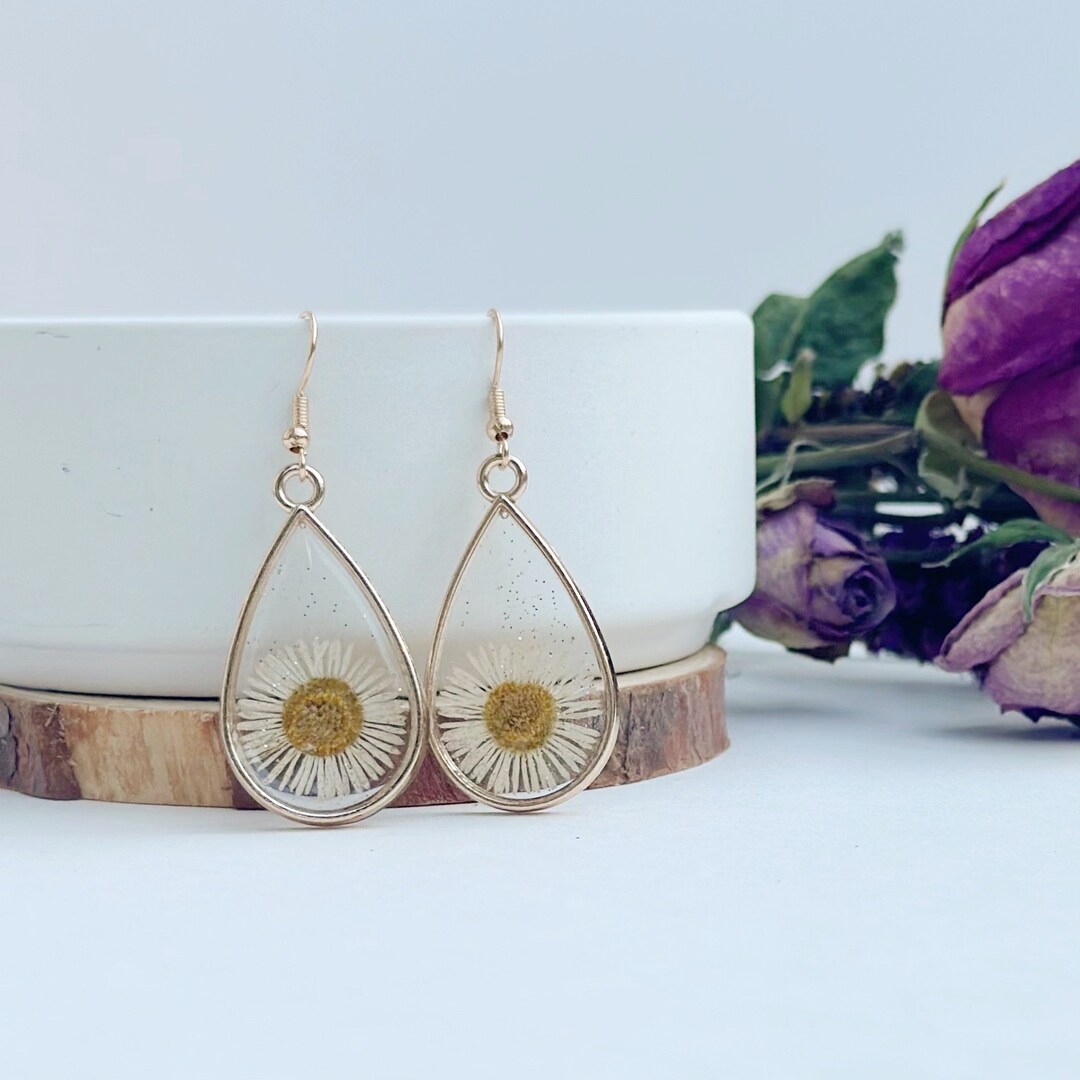 White Chrysanthemum Resin Earring Flower Dried Flower Earring Resin Jewelry Handmade