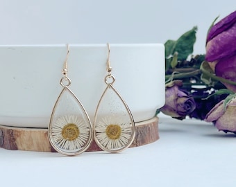 White Chrysanthemum Resin Earring Flower Dried Flower Earring Resin Jewelry Handmade Hypoallergenic Hook Earring Unique Gift for Her Boho