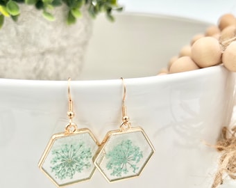 Sea Foam Queen Annes Lace Resin Earring Pressed Flower Earring Dangle Earring Resin Jewelry Hypoallergenic Hook Gift for Her Gift for Mom