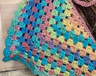 Cobertura de cabeza de ganchillo hecha a mano