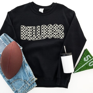 Bulldogs Sports Team Sweatshirt , Retro Checkered Bulldogs Shirt , Unisex Fit Sweatshirt , Bulldog Football Sweatshirt , Cool Football Shirt