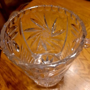 IJsemmer Briljant geslepen kristallen champagne- en wijnhouder, pinwheelpatroon, geëtst, handgrepen, geschulpte rand, geen schilfers, 7 x 6 inch