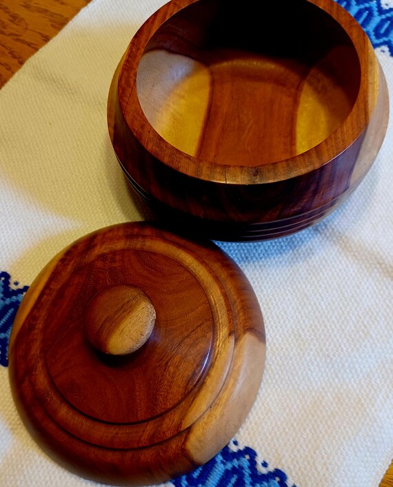 Vintage Turned Wood Lidded Round Box, Walnut or Mahog… - Gem