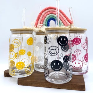 Iced Coffee Cup Smiley Face Happy Face!16oz Glass Soda Can w/ Bamboo Top and Glass Straw Glass Beer Can Cup Vinyl Wrap Libby Glass Cup