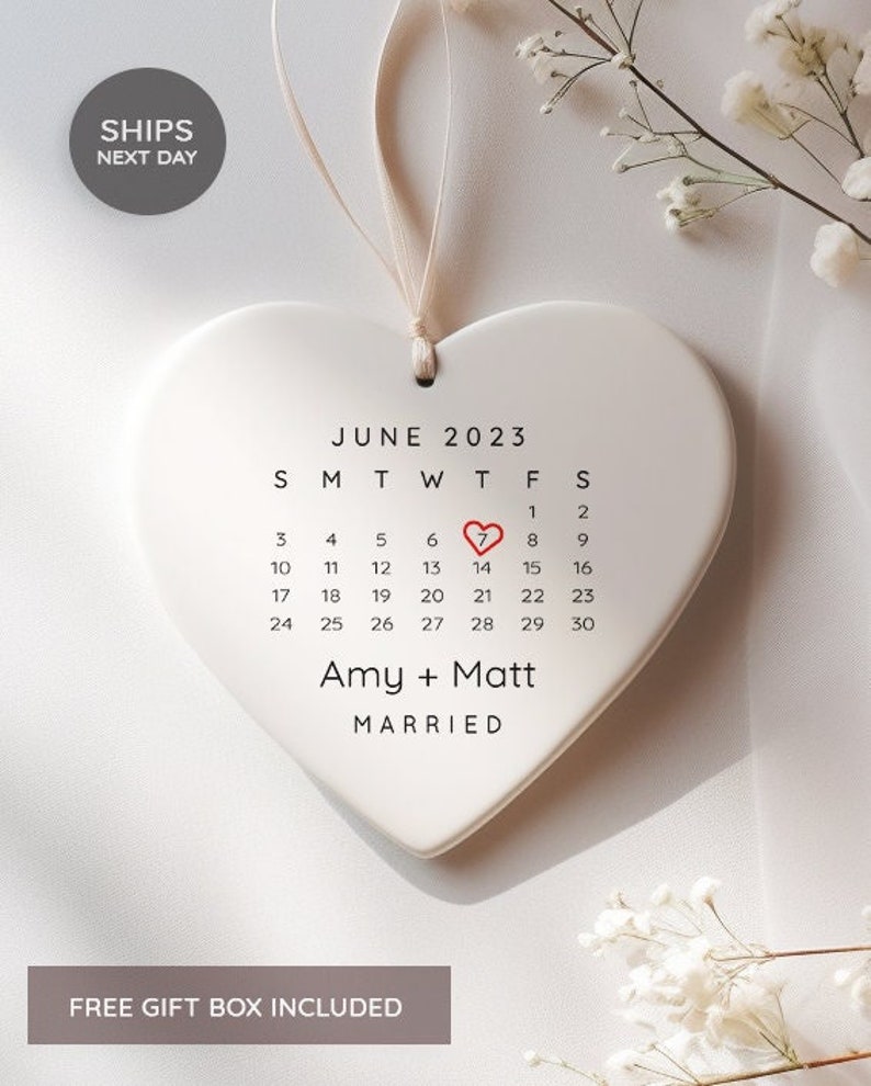 Married Ornament, Wedding Gift, Wedding Date ornament, Heart Calendar, Anniversary Gift, Our First Christmas, Newlywed Gift Heart (3 inch)