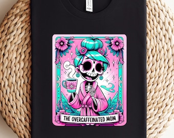 La carta del tarot de mamá con cafeína - Camisa de mamá de café - Sudadera de mamá de terror - Lindo regalo del Día de las Madres - Camisa de los amantes del café - Mamá espeluznante