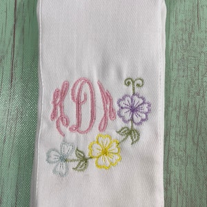 Personalized burp cloth, embroidered burp cloth, monogramed burp cloth, baby shower gift, newborn gift, newborn burp cloth, new mom gift