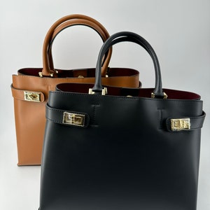 Women&#39;s leather shoulder bag