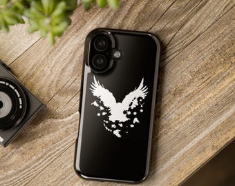 Wildlife design case for iPhone, impact-resistant phone cover with raven, durable, glossy, matte