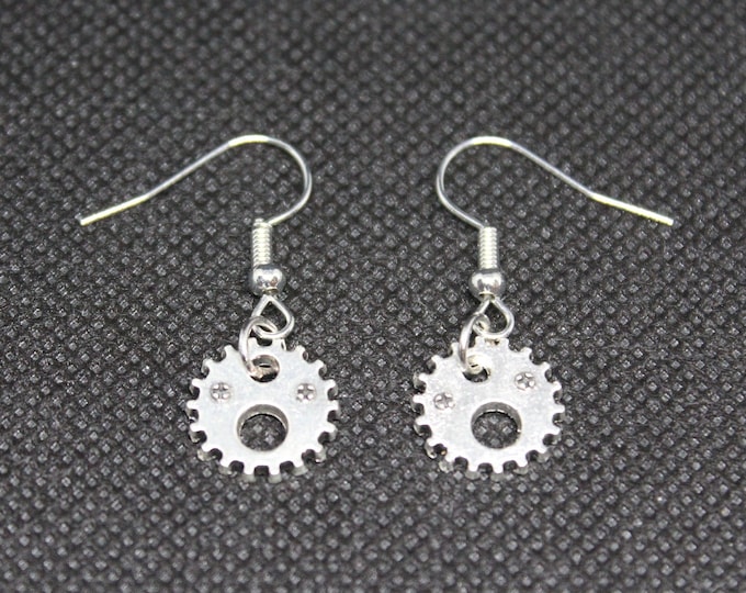 Steampunk Gear Earrings | Cog | Wheel | Jewelry | Jewellery | Retro | Nerd | Geek | Accessories | Engineer | Mechanic | Woman | Vintage