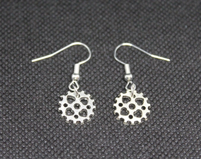 Steampunk Gear Earrings | Cog | Wheel | Jewelry | Jewellery | Retro | Nerd | Geek | Accessories | Engineer | Mechanic | Woman | Vintage