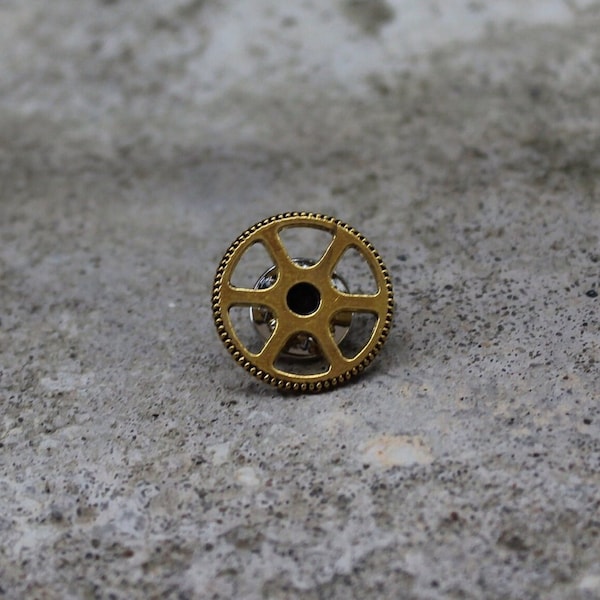 Steampunk Gear Lapel Pin | Cog | Wheel | Brooch | Tie Tack | Jewellery | Jewelry | Badge | Clockwork | Nerd | Geek | Retro | Engineer | Gold