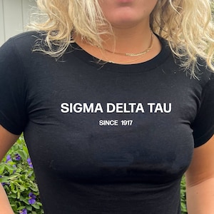 Sigma Delta Tau Simple Sorority Crop Top | Sig Delt Sorority Baby Tee | Y2K Vintage Inspired 2000s Sorority T-Shirt Crop Top | Bid Day Gift