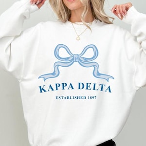 Kappa Delta Ribbon Sorority Rundhalsausschnitt | Kay Dee Trendy Sweatshirt Großes kleines Einstellungsgeschenk