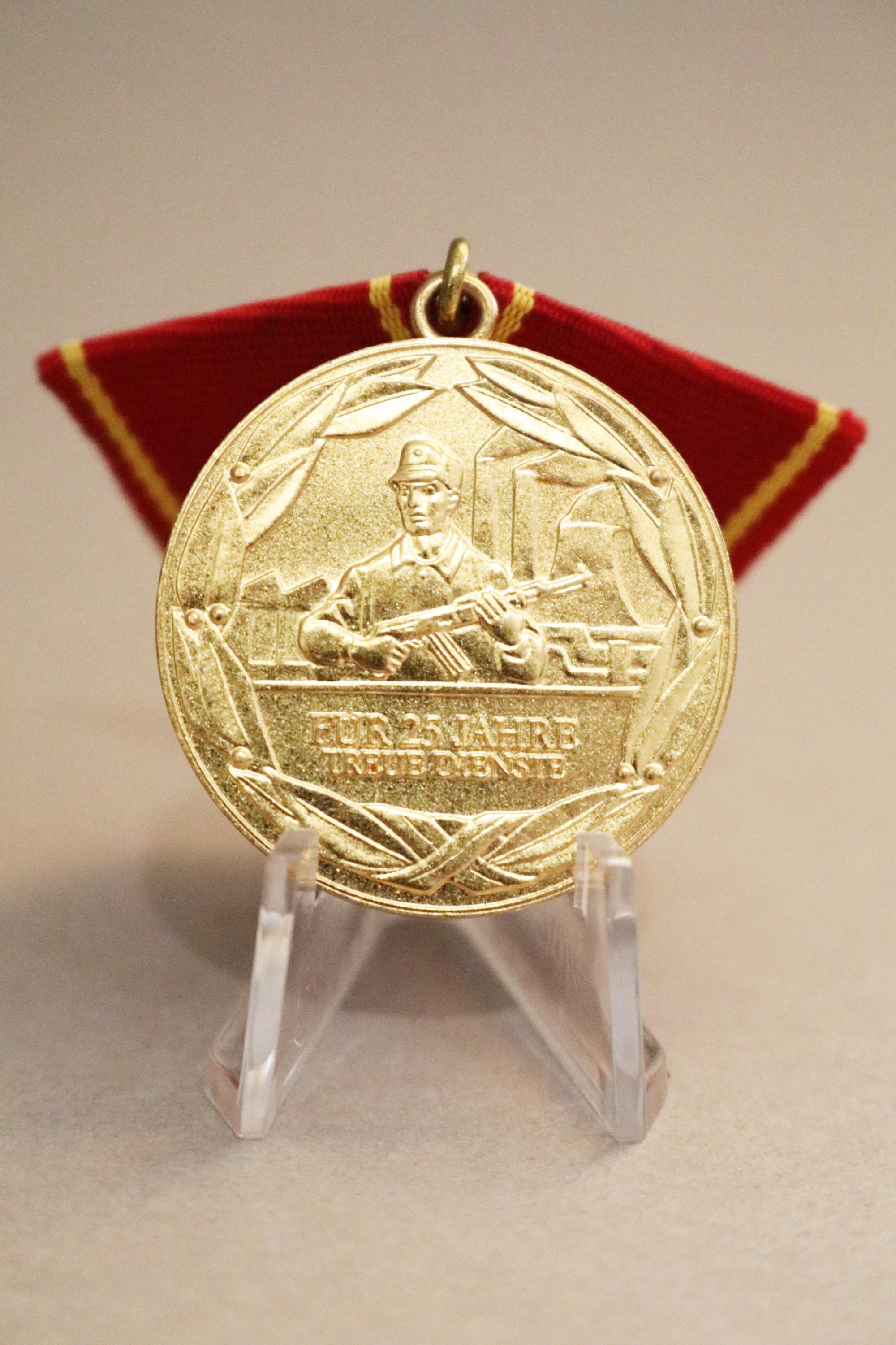 ドイツ忠誠勲章、特別級、ドイツ、東ドイツ時代（1949-1990） - Etsy 日本