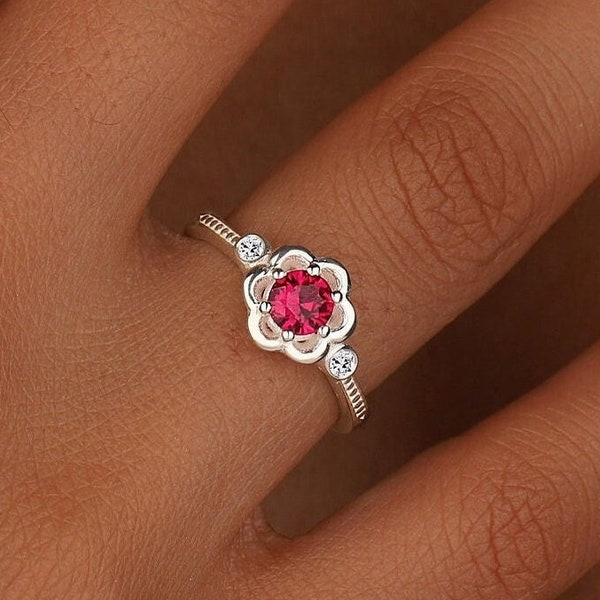 Ruby Birth Stone Daisy Flower Ring, July Birthstone Floral Ring, Gold Filled Engagement Ring, Delicate Three Stone Ring, Dainty Ruby Ring