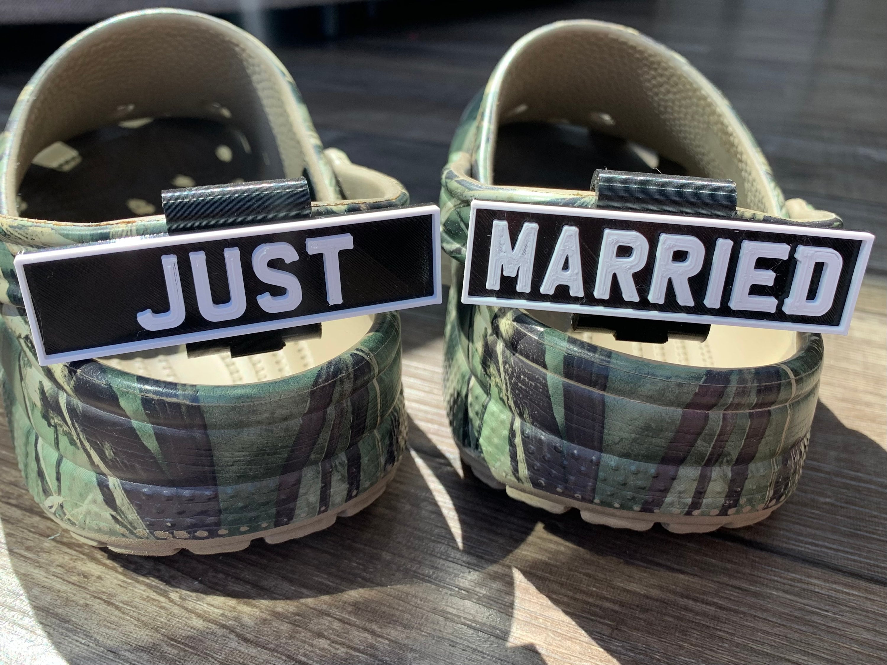 Conjunto de encanto de placa recien casado de 2 para Crocs Amuletos de cocodrilo divertidos para su regalo de boda Crocs Regalo de zapato Encanto de cocodrilo de matrimonio Encanto personalizado