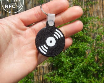 NFC Vinyl Record Keychain – Digital Business Card, Custom Music Tag, Retro Keyring, Smart Contactless Sharing Gift for Music Lovers