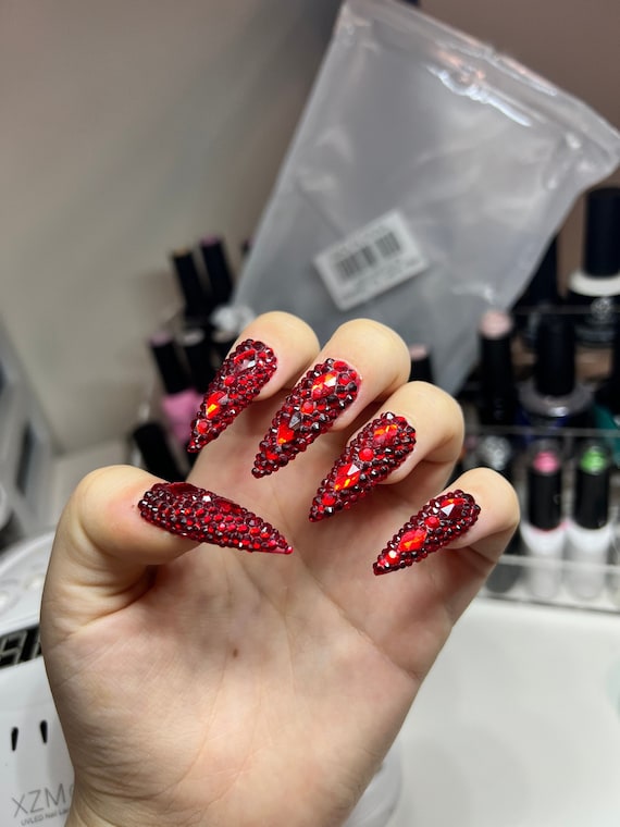 ネイルチップ　赤とストーン つけ爪 No.22]赤/ストーン/大人ネイル/シンプル/レッドネイル/ワンカラー/春夏