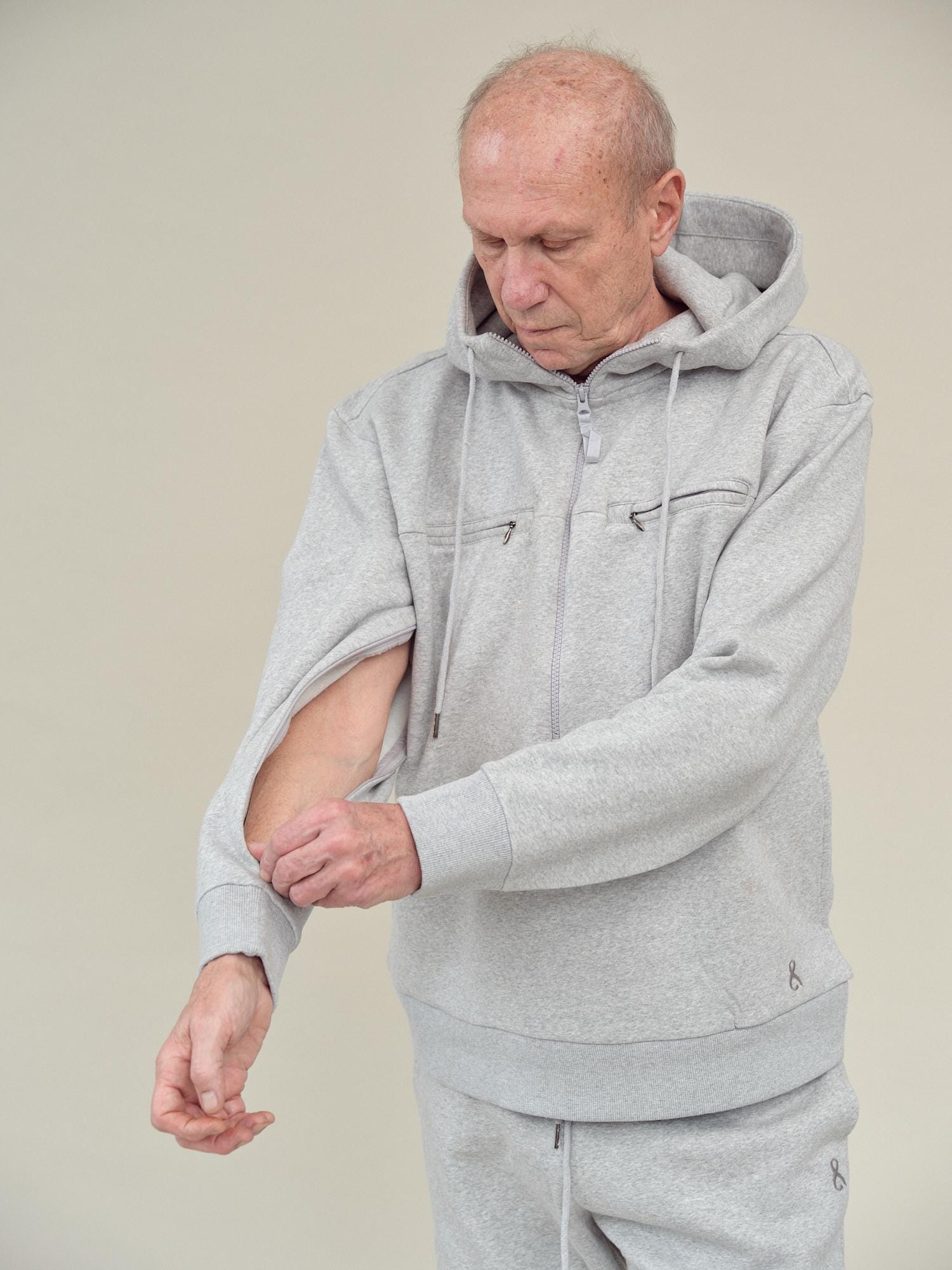 Easy access for Ports, IV & PICC lines - Dialysis, Chemotherapy, Sepsis, Cystic Fibrosis Hoodie Sweatshirt Gift for Patients - UK Delivery