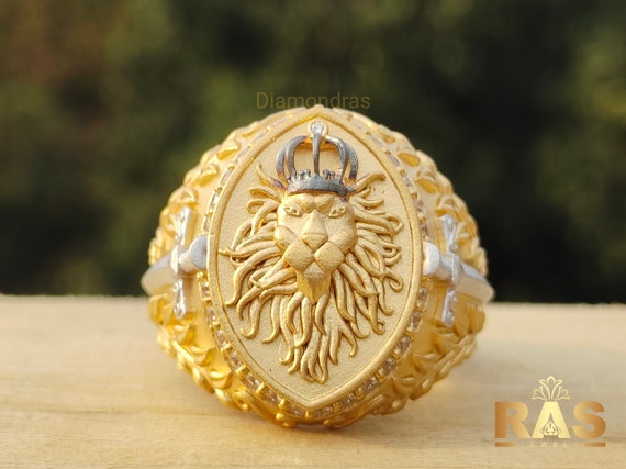 Men's Diamond & Lab-Created Ruby Lion Ring 1/4 ct tw Round-Cut 10K Yellow  Gold | Kay