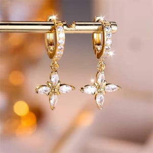 PENDIENTES Aros con incrustaciones de piedras CZ Joyería