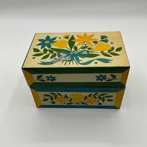 Vintage Retro Floral Metal Recipe Holder With Recipes Inside
