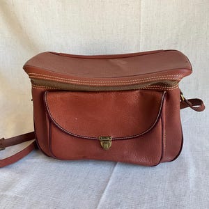 Vintage Leather Hinson Camera Traveling Case