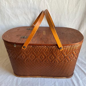 Vintage Rattan Wicker Wood Brown Picnic Basket READ DESCRIPTION