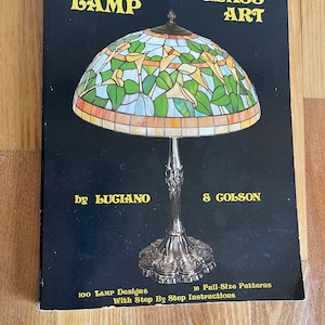 Libro de arte de lámpara de vidrieras vintage