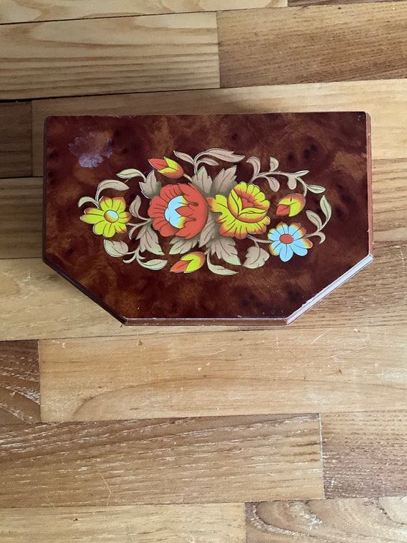 Vintage Retro Style Floral Jewelry Box