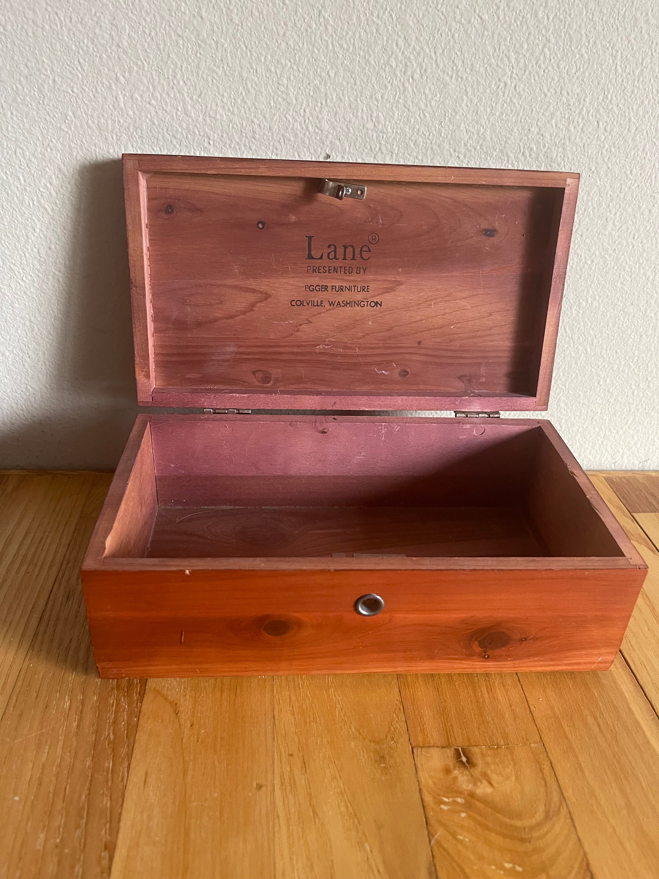 Antique lane cedar chest deals