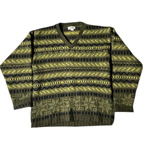 Vintage Green Patterned 100% Wool Long Sleeved Pullover Ssweater Size Small