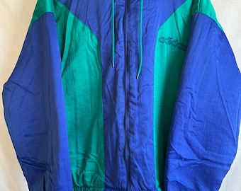 Chaqueta cortavientos adidas vintage acolchada con cremallera y capucha, talla neutra (talla L)